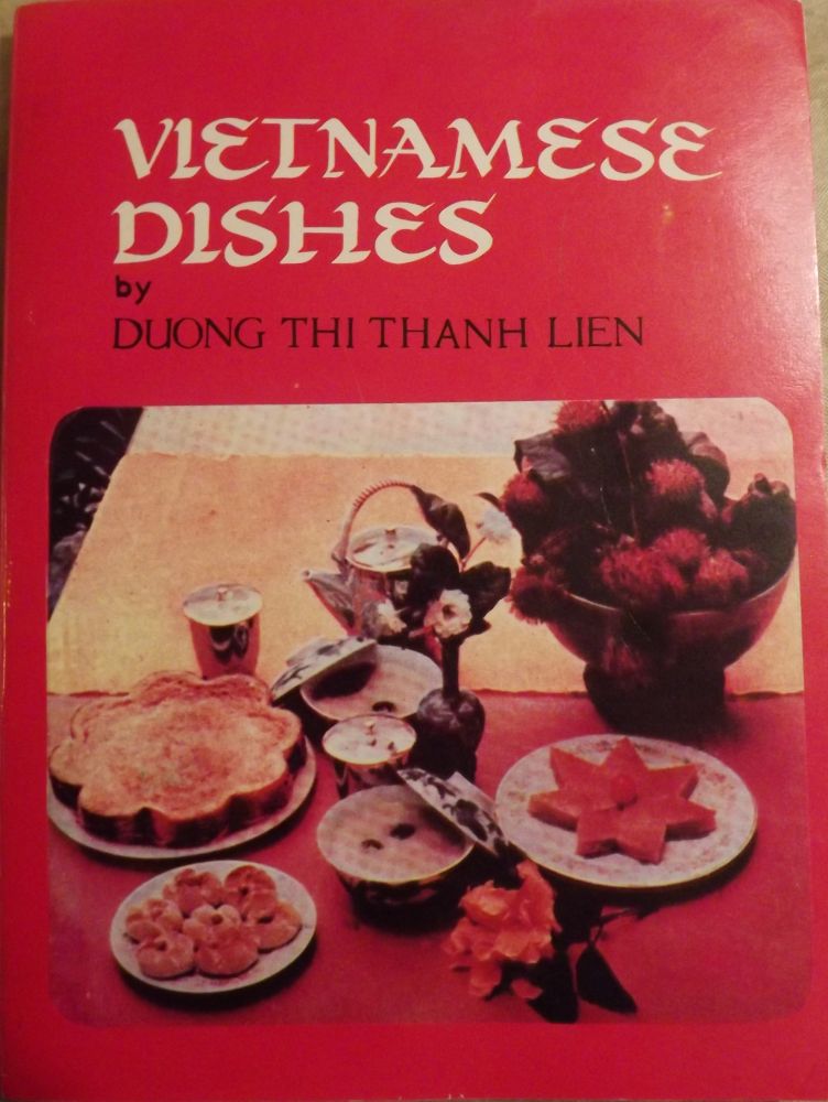Item #852 VIETNAMESE DISHES. Duong Thi Thanh LIEN.